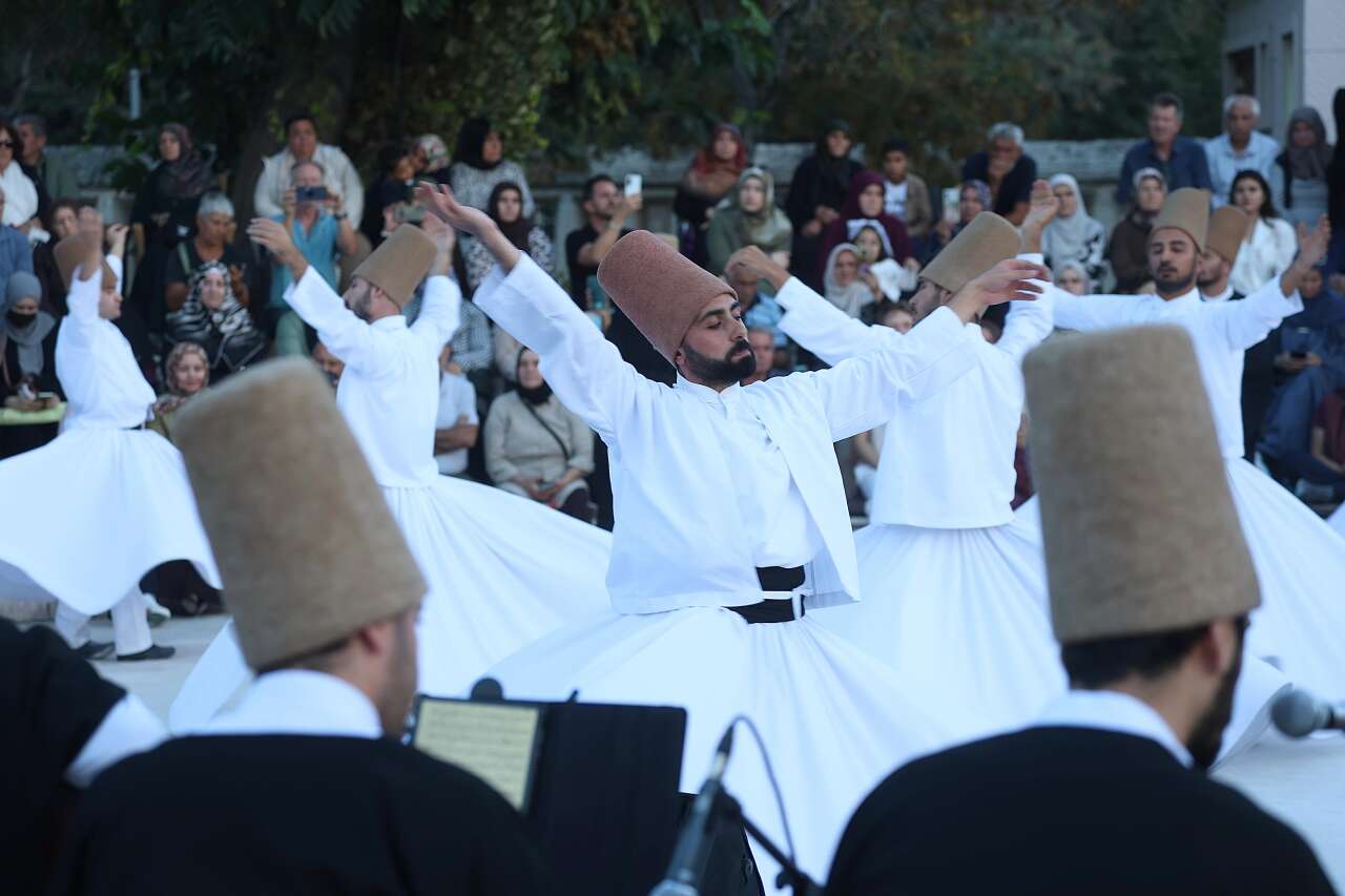 Konya Mistik Müzik Festivali’nde ikinci gün! Farklı kültürler aynı sahnede buluştu 11
